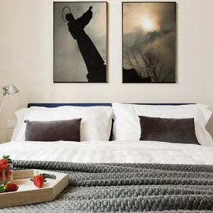 2* Appart hôtel Ascanio Sforza - &